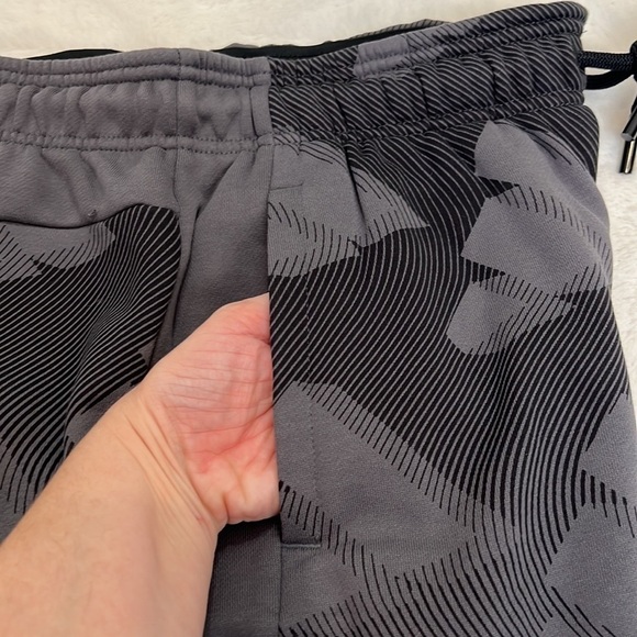 Adidas sportswear French terry cloth shirt size L graphic print black and gray - Picture 7 of 12